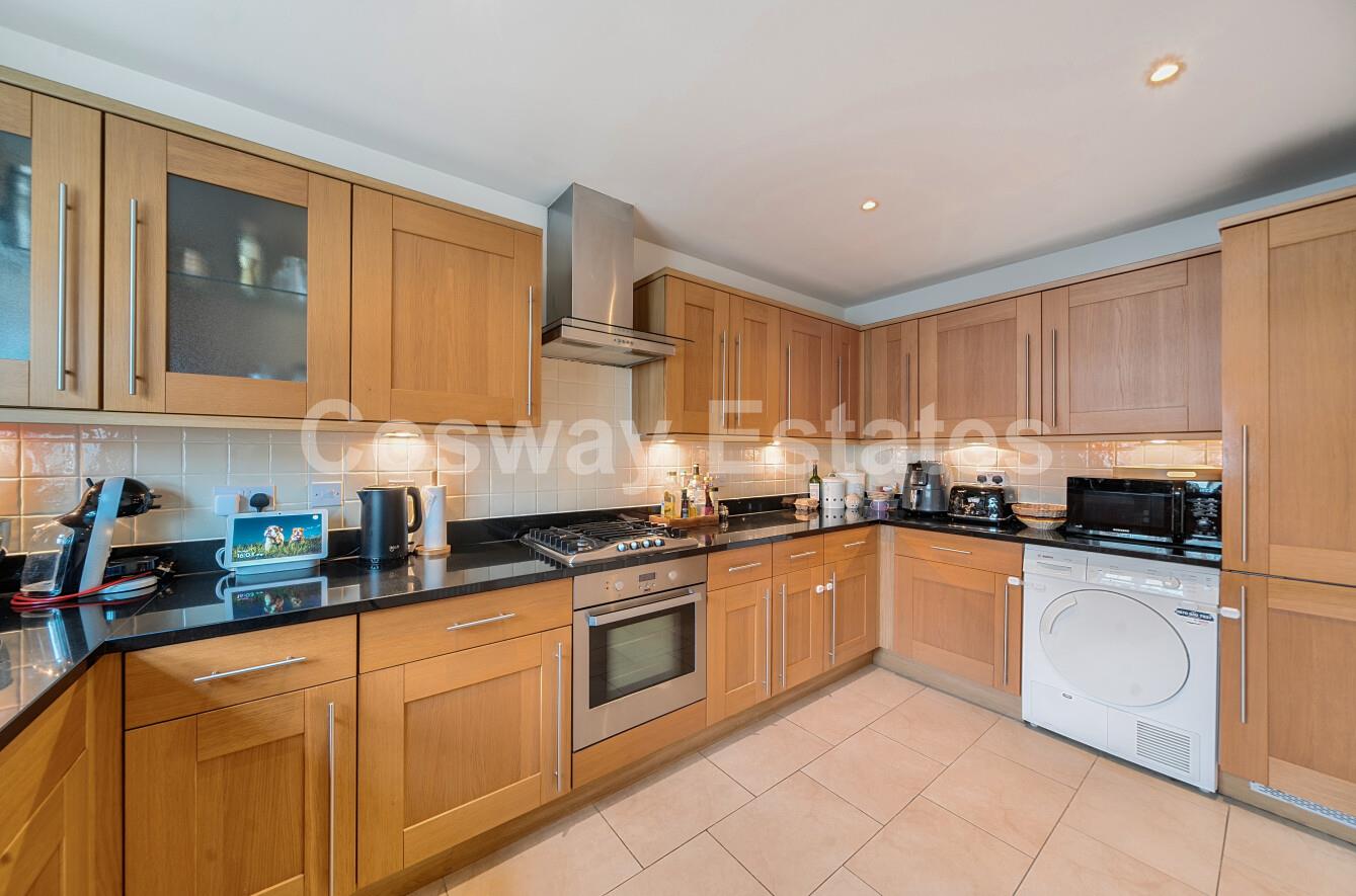 Bampton Drive, Mill Hill, NW7, London